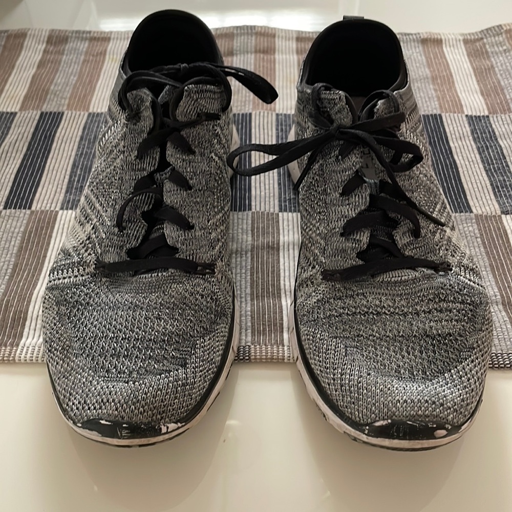 Woman Nike free